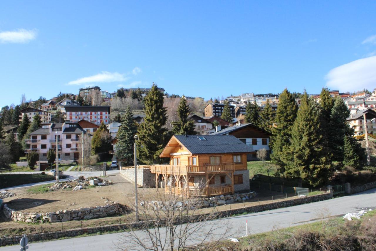 Studio Isard, Wifi Et Parking Gratuit, Navette Gratuite Au Pied De La Residence, Possibilite Forfait Menage Et Location Linge De Lit Et Toilette, A 10 Minutes A Pied Du Centre Ville Font-Romeu-Odeillo-Via Luaran gambar
